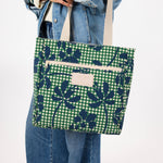 KEEP IT LIGHT DAILY TOTE - US 8164