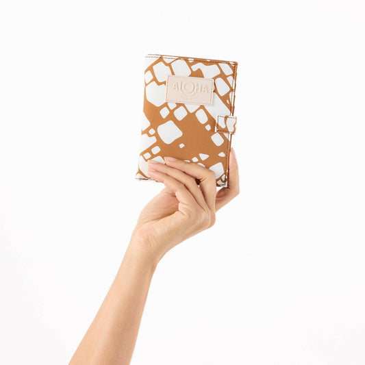 PASSPORT HOLDER - US 5749