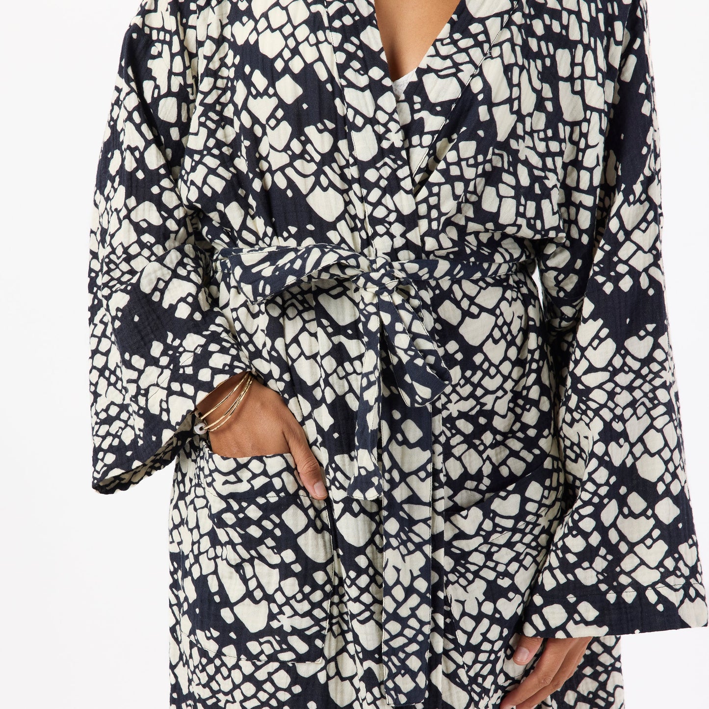 STAYCATION ROBE - US 4657