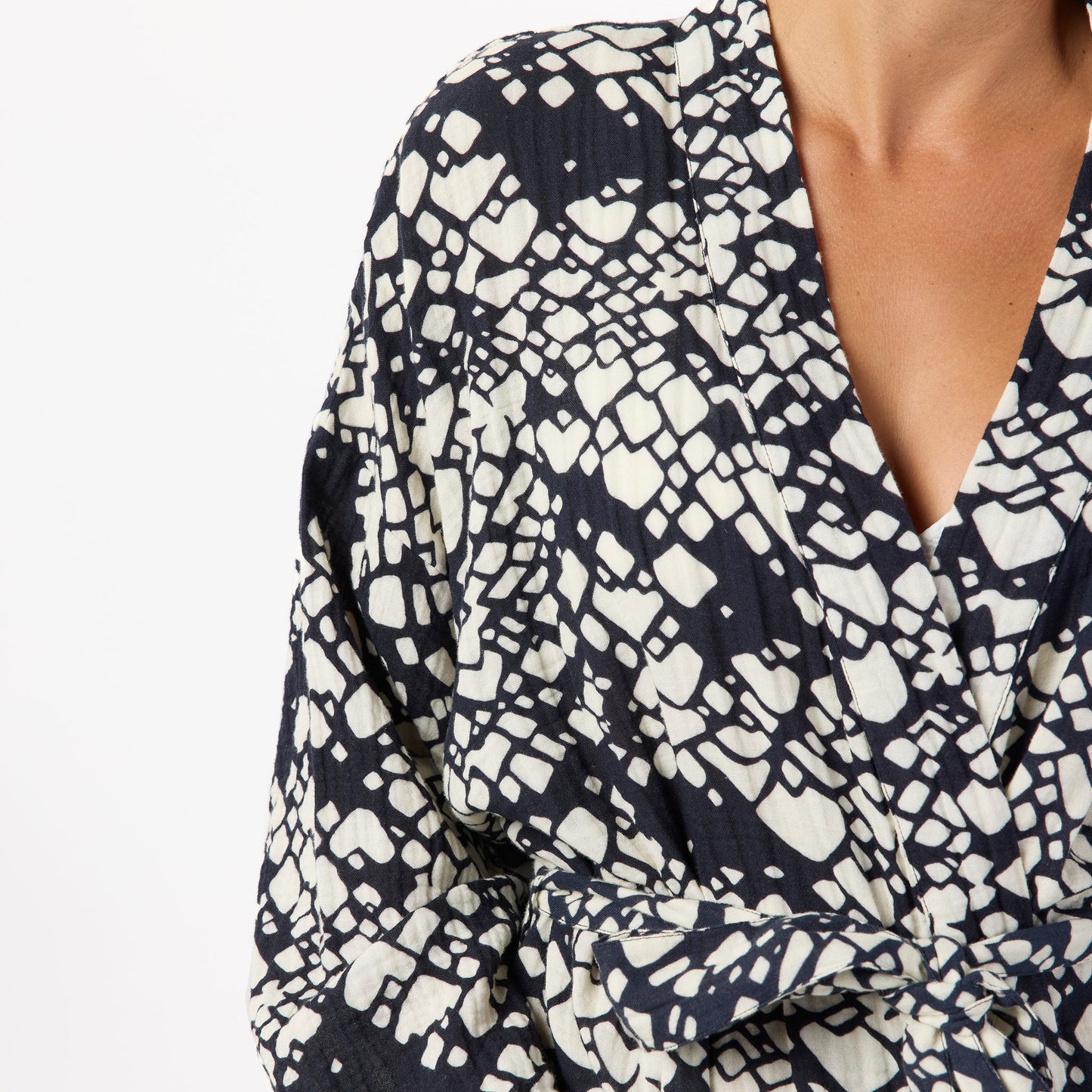 STAYCATION ROBE - US 4657